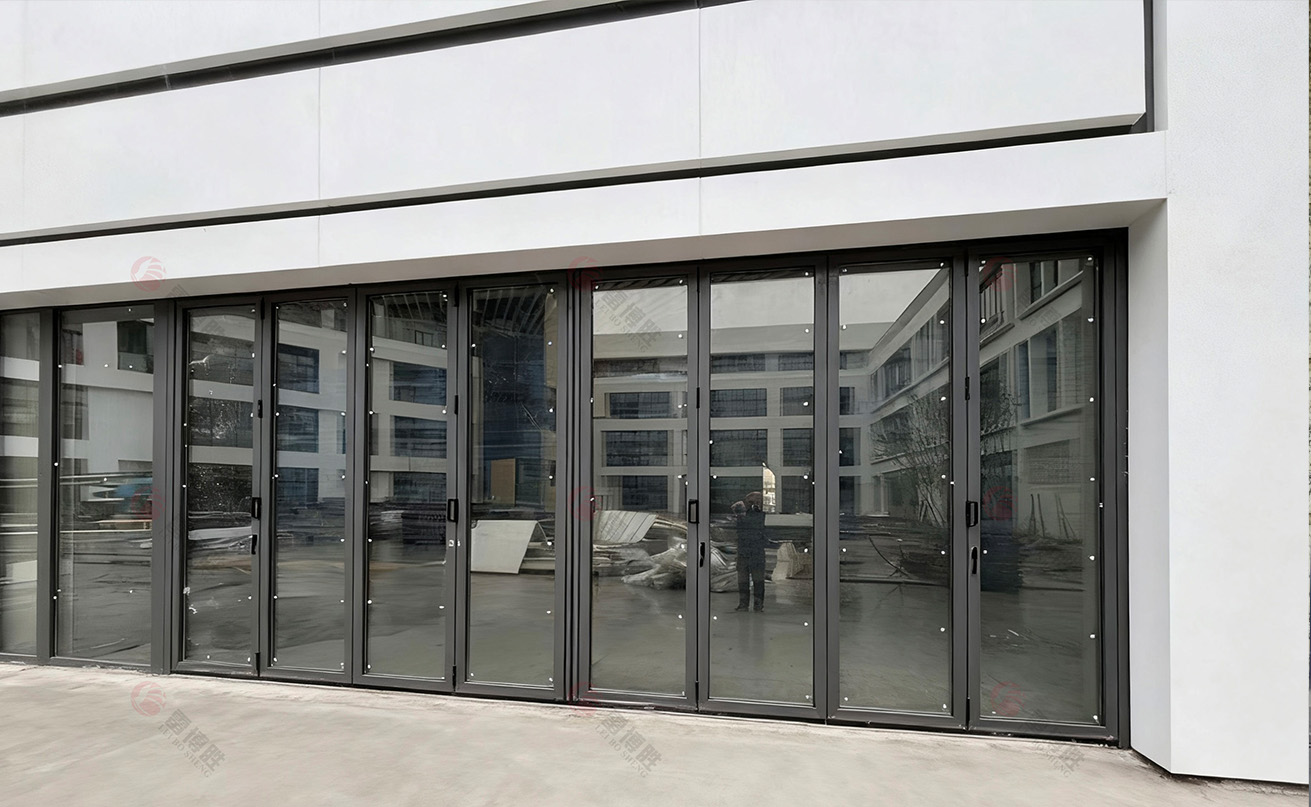 上海临港平和学校